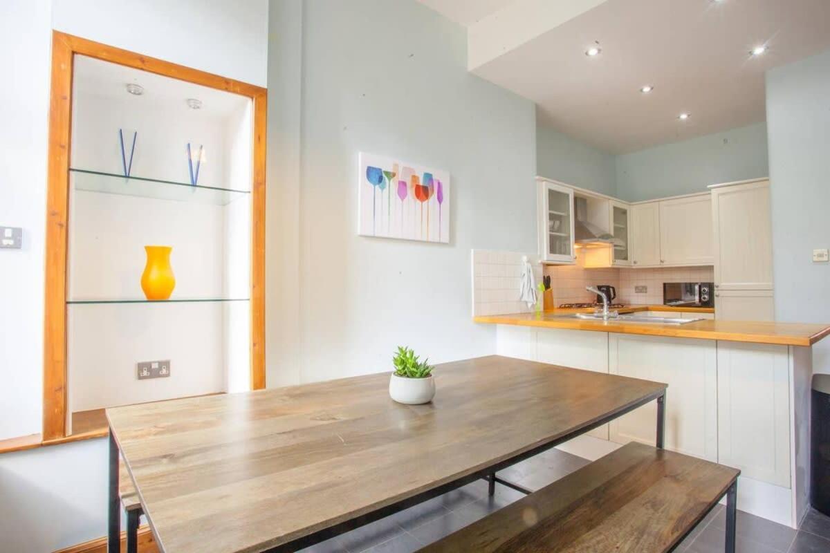 Modern, Light-Filled And Sleek West End Apartment 格拉斯哥 外观 照片